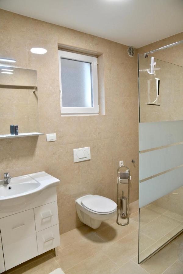 Stara Jezica Apartments With Wifi Любляна Екстериор снимка