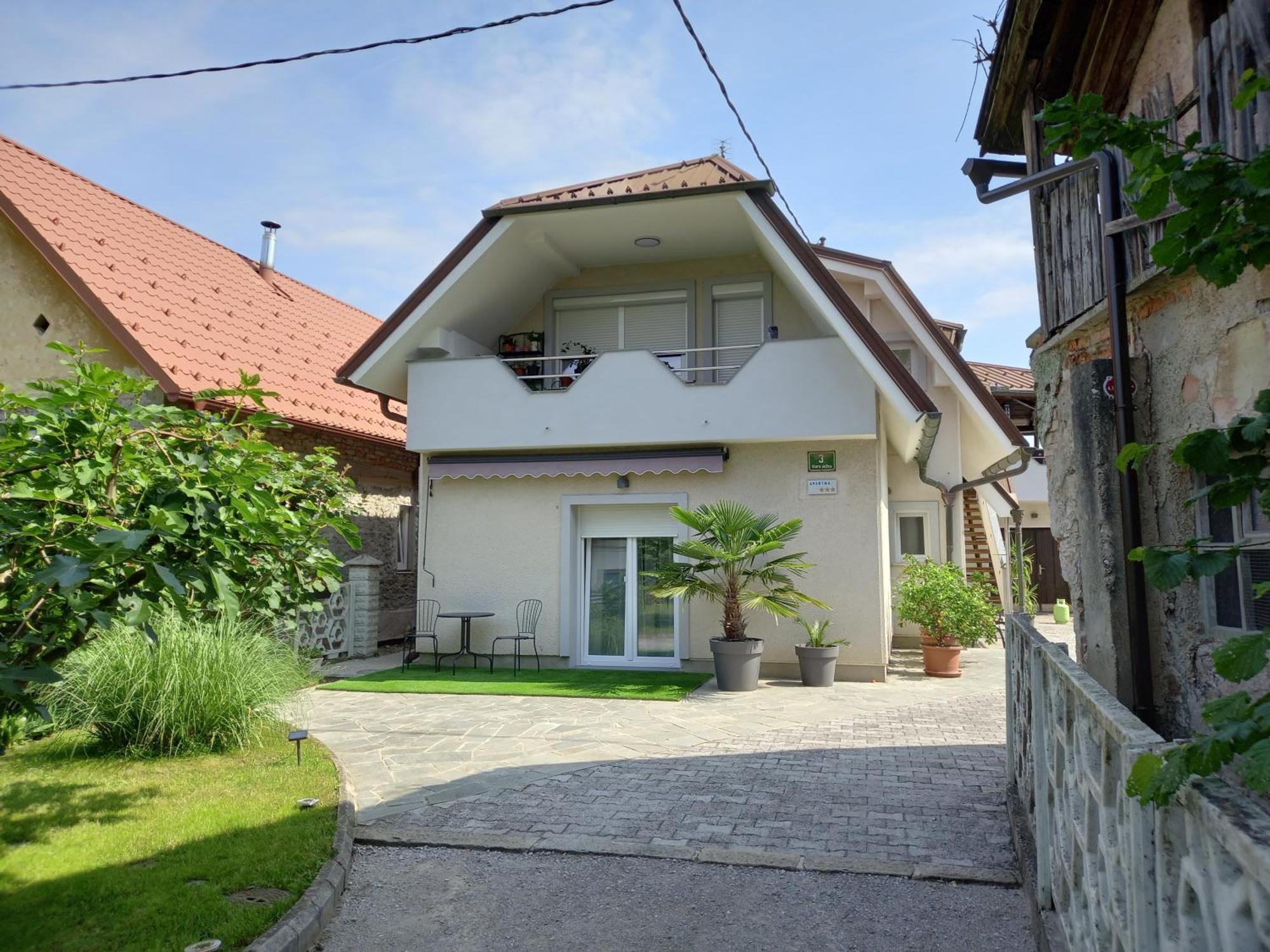 Stara Jezica Apartments With Wifi Любляна Екстериор снимка